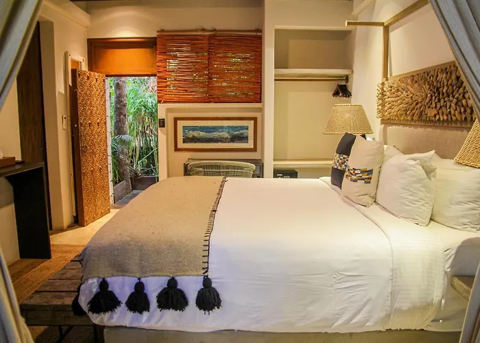 Orchid House Jungle Hotel